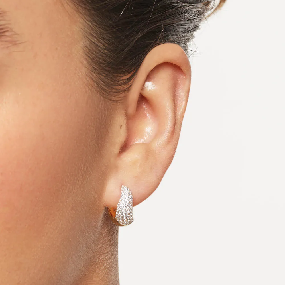 Midi White Topaz Pave Wave Huggies Dome in Gold