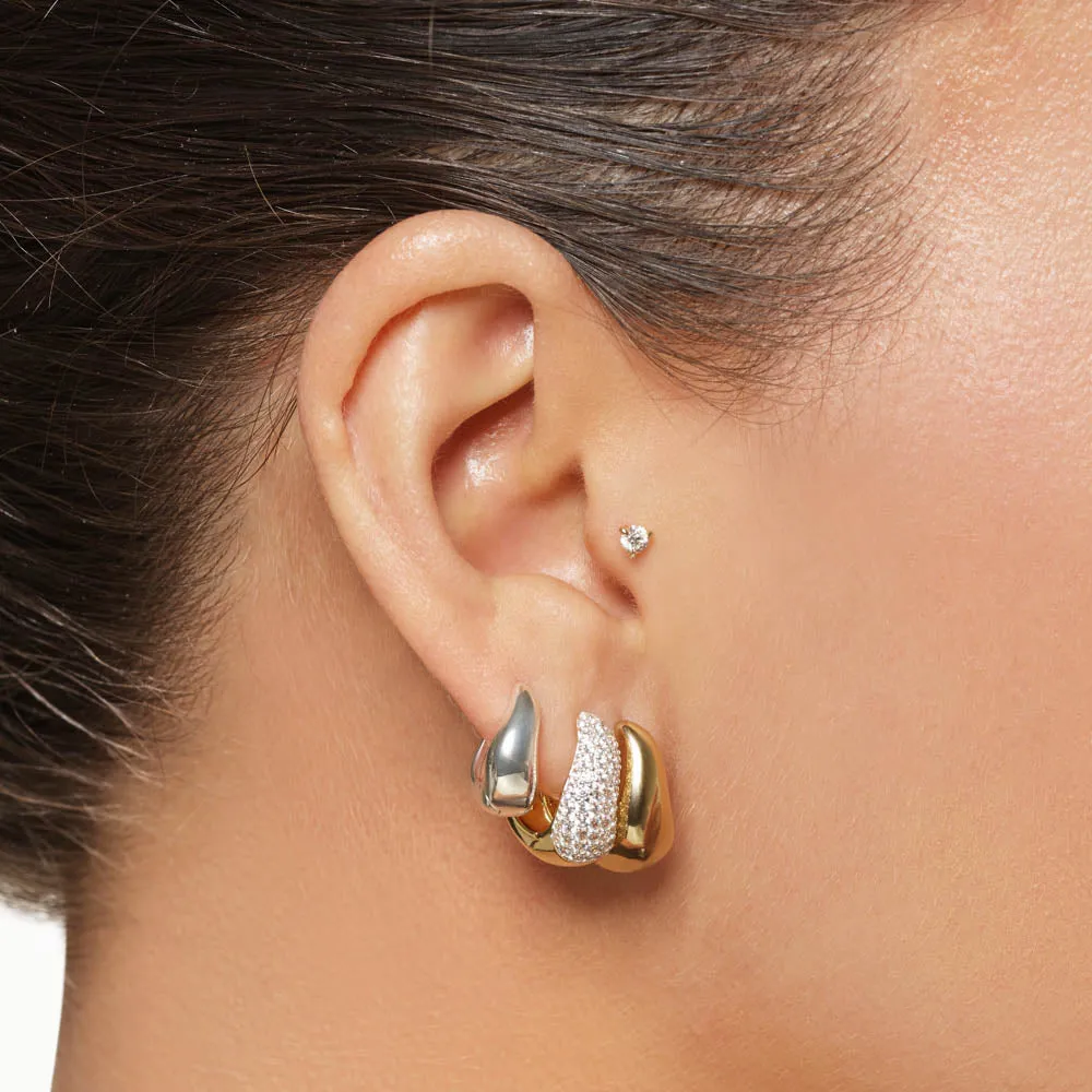 Midi White Topaz Pave Wave Huggies Dome in Gold