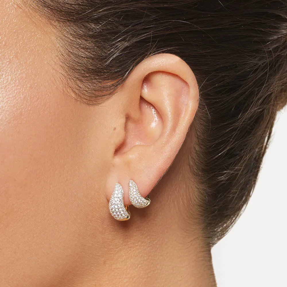 Midi White Topaz Pave Wave Huggies Dome in Gold